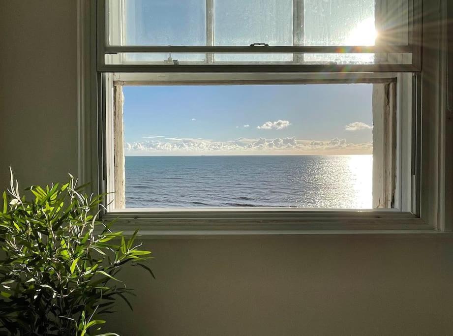 Stunning Seafront Flat,St Leonards Apartman Kültér fotó